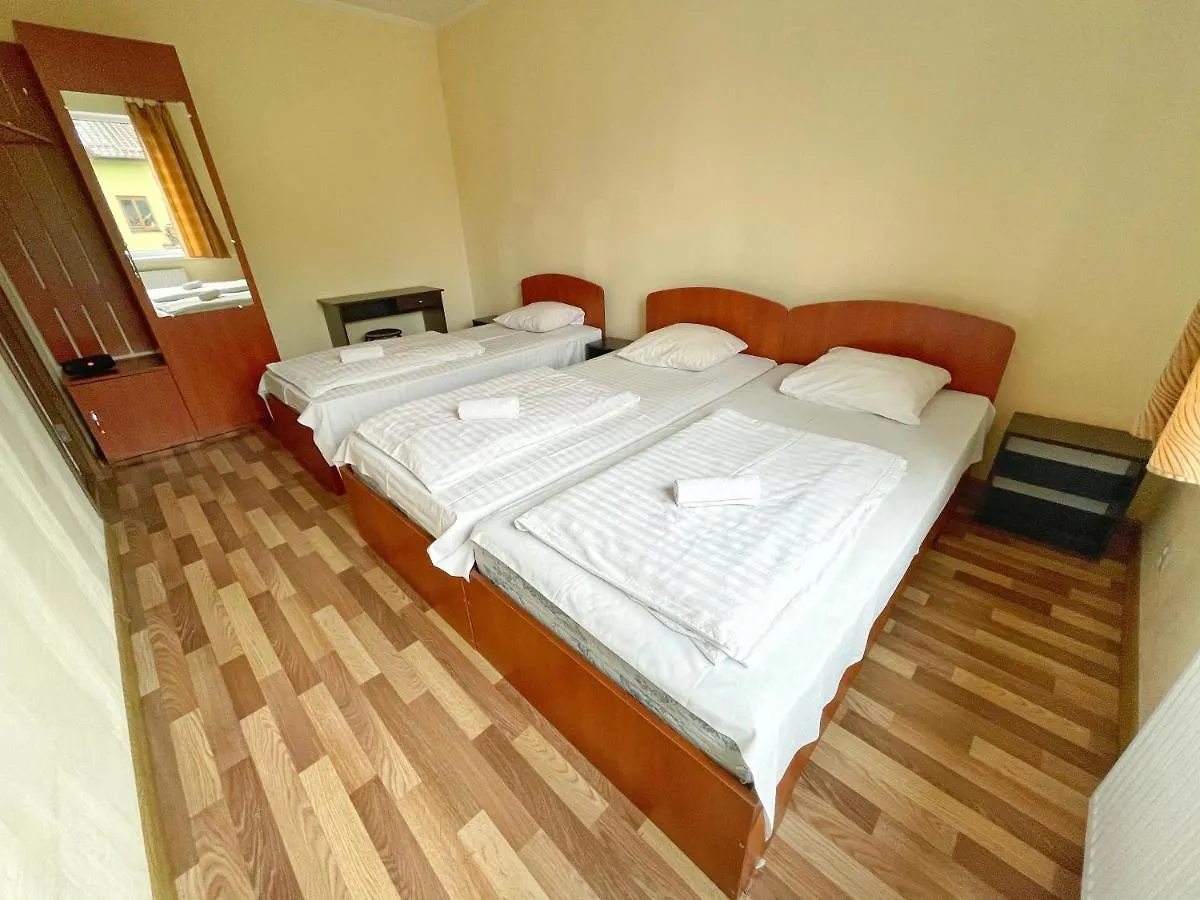 Guest House Lwów 0*,